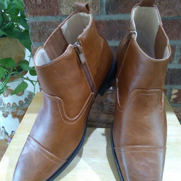 NEW in the box Vance Co ALEX men's dressy zippered cap-toe boots in Tan size 8. - Picture 6 of 7